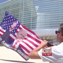 Cientos de simpatizantes del presidente Trump hacen fila para su acto de campaña en Tulsa, Oklahoma