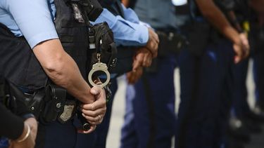 continuan vaciandose las filas en la policia