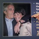 Una foto de Jeffrey Epstein con Ghislaine Maxwell es exhibida en una conferencia de prensa en Nueva York el 2 de julio del 2020. (AP Foto/John Minchillo)