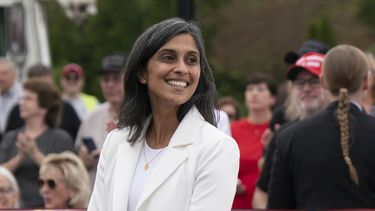 La segunda dama estadounidense, Usha Vance, en un mitin de campaña en Selma, Carolina del Norte, el 1 de noviembre de 2024. (AP Foto/Allison Joyce, Archivo)