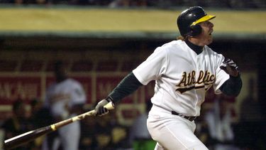 Forense declara muerte de Jeremy Giambi como suicidio
