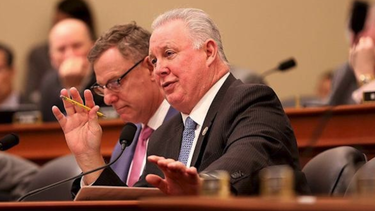 las puertas de retiro entre los democratas se abren de par en par: congresista cubano-americano albio sires se retirara