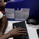 Raúl Castro entorna la puerta de internet