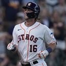 Grae Kessinger de los Astros de Houston anota un jonrón solitario en la tercera entrada del juego ante los Rockies de Colorado el martes 4 de julio del 2023. (AP Foto/Kevin M. Cox)