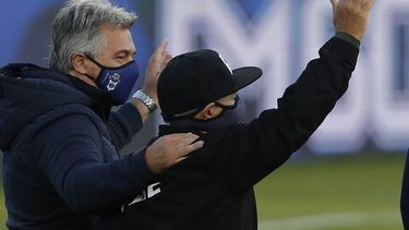 maradona internado en clinica con cuadro de depresion