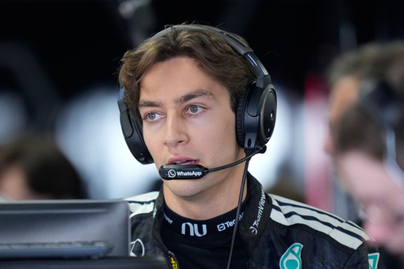 El británico George Russell de la escudería Mercedes durante la segunda práctica del Gran Premio de Japón el viernes 27 de marzo del 2026. (AP Foto/Eugene Hoshiko)