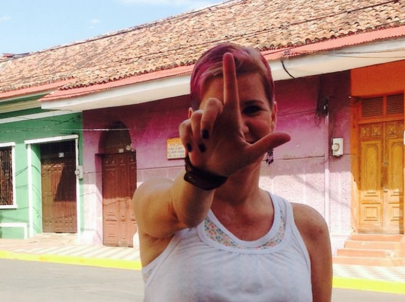 En su cuenta en Facebook la exestratega republicana pide a la justicia igual tratamiento por faltas similares a las que ella cometió, en el caso del congresista García