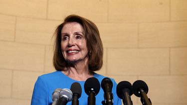 Pelosi rechaza pagar muro a cambio de ayudar a “dreamers”