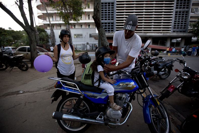 REP-GEN_VENEZUELA-FAMILIA_DESESPERADA-VERSION_CORTA-1.jpg