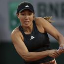 En foto del 28 de mayo del 2023, la estadounidense Jessica Pegula enfrenta a su compatriota Danielle Collins en la primera ronda del Abierto de Francia. El martes 6 de junio del 2023 Pegula anuncia que volverá al WTA 1000 de Guadalajara para defender su título. (AP Foto/Aurelien Morissard)