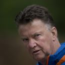 Van Gaal da positivo por COVID preivo a amistosos de Holanda