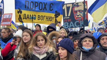 Expresidente Poroshenko regresa a Ucrania para ir a juicio