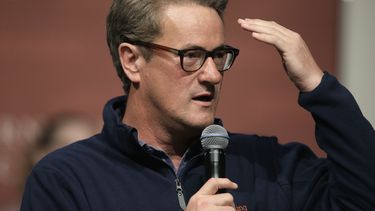 Viudo pide eliminar tuits de Trump sobre muerte de su esposa
