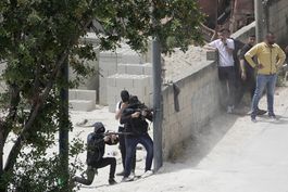 pistolero palestino muere tras choques con tropas israelies