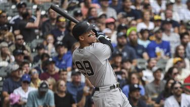 Judge pega jonrones 58 y 59; Yanquis vencen a Cerveceros