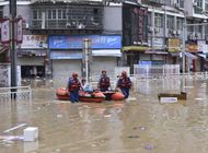 inundaciones dejan decenas de miles de evacuados en china