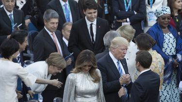 Trump regresa a EEUU; califica viaje al exterior como jonrón