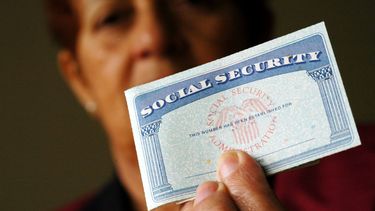 beneficiarios del seguro social recibiran aumento en el 2022
