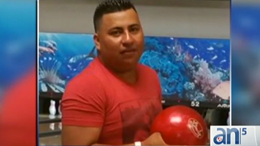 autoridades buscan a conductor que atropello mortalmente a un hombre que paseaba a su perro