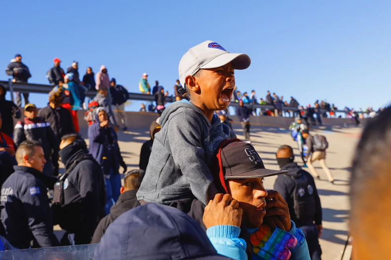 El gobierno de Ciudad Juárez dijo en el comunicado que “fueron cerca de 500 migrantes trasladados a los diferentes albergues de la ciudad”, pero la oficina local del Consejo Estatal de Población dijo a la AFP que solo 70 aceptaron irse a dos albergues. (REUTERS)