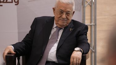 El presidente palestino Mahmud Abás asiste a la ceremonia de inauguración del Complejo de Innovación y Excelencia, el miércoles 9 de septiembre de 2026, en Ramala, Cisjordania. (AP Foto/Mahmoud Illean)
