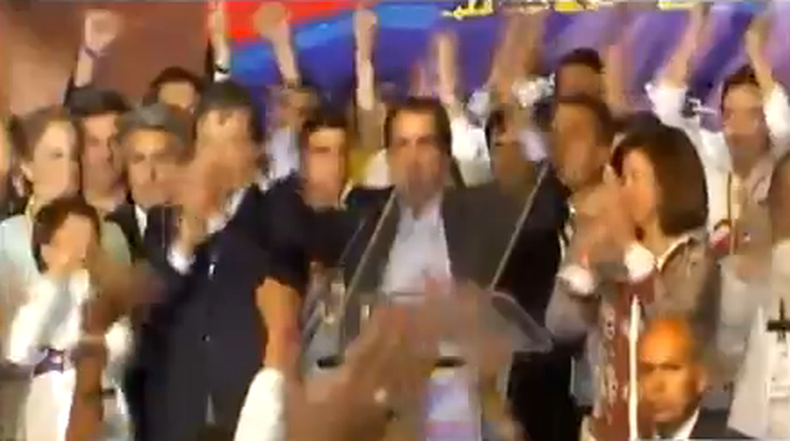 Colombia va a segunda vuelta para elegir presidente. La disputa será entre el actual presidente, juan Manuel santos, y el candidato apoyado por Álvaro Uribe, Oscar Iván Zuluaga.