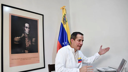 Guaidó espera que EEUU extienda por un año más la licencia que protege a Citgo de los acreedores. (REUTERS)