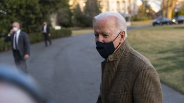 Biden se niega a exigir la renuncia de Cuomo