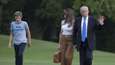 Melania Trump y su hijo Barron se mudan a la Casa Blanca