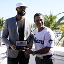 Alcántara, as de los Marlins, recibe las llaves de Miami