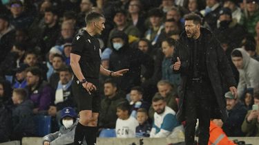 Aún vivo, el Atlético se enorgullece por esquema defensivo