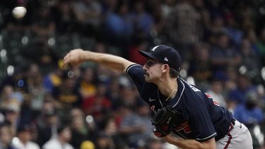 Peralta domina y Cerveceros ganan 1-0 a Bravos