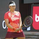 Ons Jabeur reacciona durante el partido contra Jule Niemeier en la primera ronda del torneo de Berlín, el jueves 20 de junio de 2023. (Wolfgang Kumm/dpa vía AP)