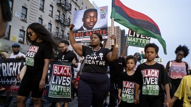 Activistas de Black Lives Matter protestan en el barrio de Harlem de Nueva York, el 16 de julio de 2019. (Foto AP/Craig Ruttle, Archivo)