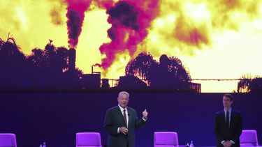 Al Gore, exvicepresidente de Estados Unidos, interviene en una charla sobre Climate Trace, una base de datos que monitorea las emisiones, durante la cumbre climática de Naciones Unidas, o COP29, el 15 de noviembre de 2024, en Bakú, Azerbaiyán. (AP Foto/Sergei Grits)