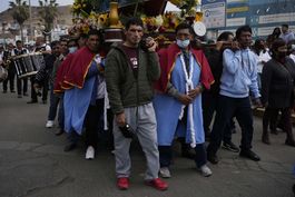peru: pescadores afectados por derrame celebran dia festivo
