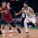 Con 49 puntos de Tatum, Celtics superan al Heat por 134-121