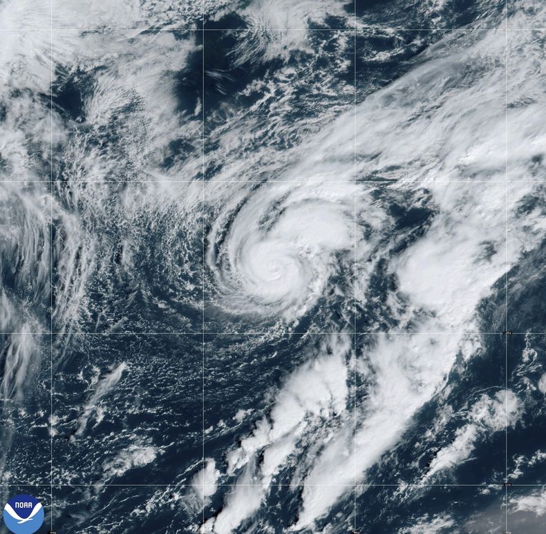 Foto satelital entregada por la Oficina Nacional de Administración Oceánica y Atmosférica de Estados Unidos que muestra al huracán Isaac el 27 de septiembre del 2024. (NOAA via AP)