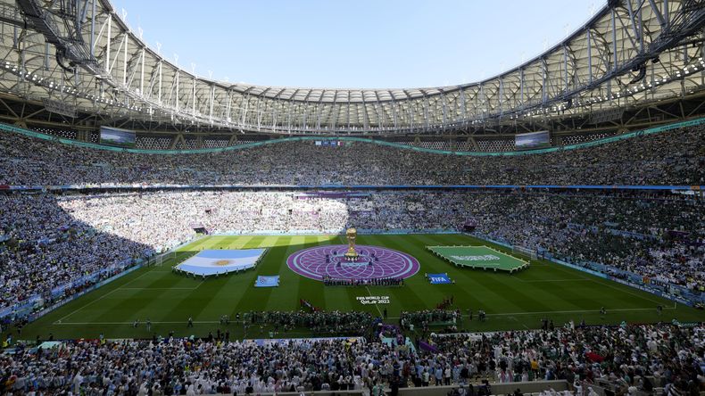 ARCHIVO - En foto del 22 de noviembre del 2022, una vista del estadio Lusail antes del encuentro entre Argentina y Arabia Saudí en la Copa Mundial de Qatar 2022. (AP Foto/Luca Bruno, Archivo)