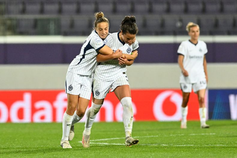 Ivana Andres Sanz del Inter de Milán celebra al anotar ante el Wien de Australia en la primera fase de la Liga de Campeones femenina el jueves 1 de octubre del 2026. (AP Foto/Denes Erdos)