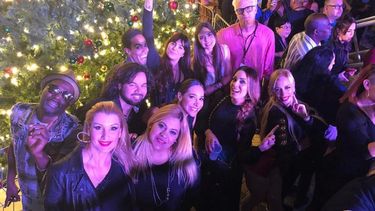 talentos de america teve compartieron tarima con grandes figuras de la musica en el primer viernes de la pequena habana
