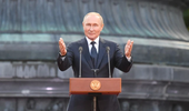 El presidente ruso Vladimir Putin pronuncia un discurso durante un acto para conmemorar el 1160º aniversario de la creación del Estado ruso en Veliky Novgorod el 21 de septiembre de 2022. (Foto de Ilya PITALEV / SPUTNIK / AFP