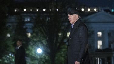 El presidente Joe Biden arriba a la Casa Blanca luego de un viaje de campaña a Michigan, 14 de marzo de 2024.(AP Foto/Manuel Balce Ceneta)