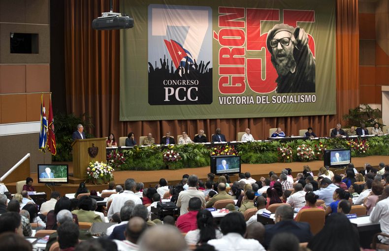 CAR-GEN_CUBA-COMUNISTAS-0.jpg