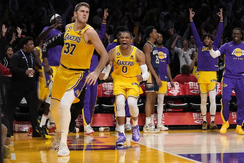 DEP-BAS PELICANS-LAKERS