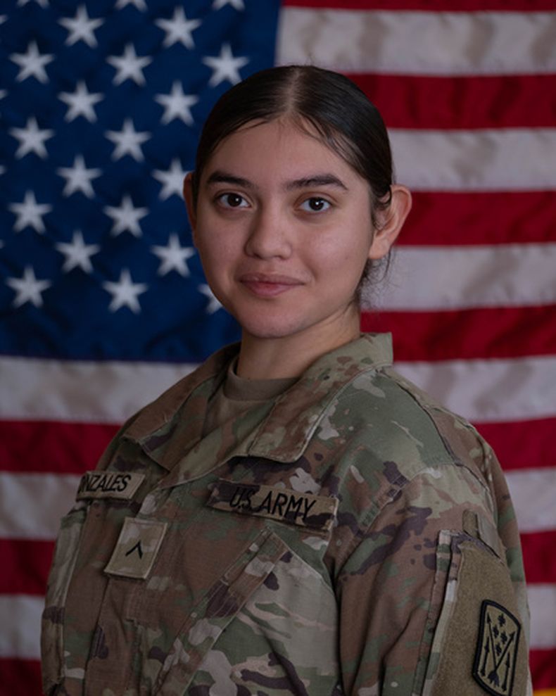 Esta imagen sin fecha, facilitada por el Ejército de Estados Unidos, muestra a la soldado Isabella Gonzales, de 19 años y originaria de Carrollton, Texas. (Ejército de Estados Unidos vía AP)