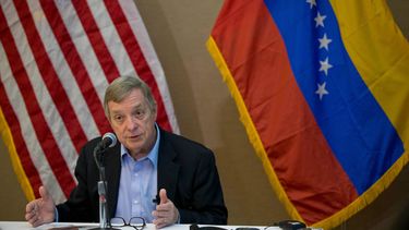 Senador de EEUU se reúne con Maduro; pide elecciones justas