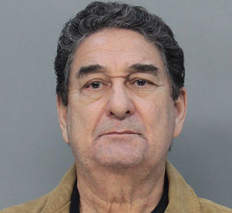 Artista cubano arrestado por fraude, Francisco Centurión, de 71 años, un destacado mimo y comediante, está entre los 22 arrestados.