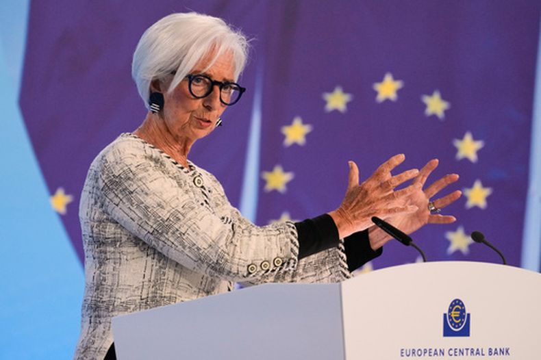 La presidenta del Banco Central Europeo, Christine Lagarde, durante una rueda de prensa tras una reunión del consejo del BCE en Fráncfort, Alemania, el jueves 30 de abril de 2026. (Foto AP/Michael Probst)