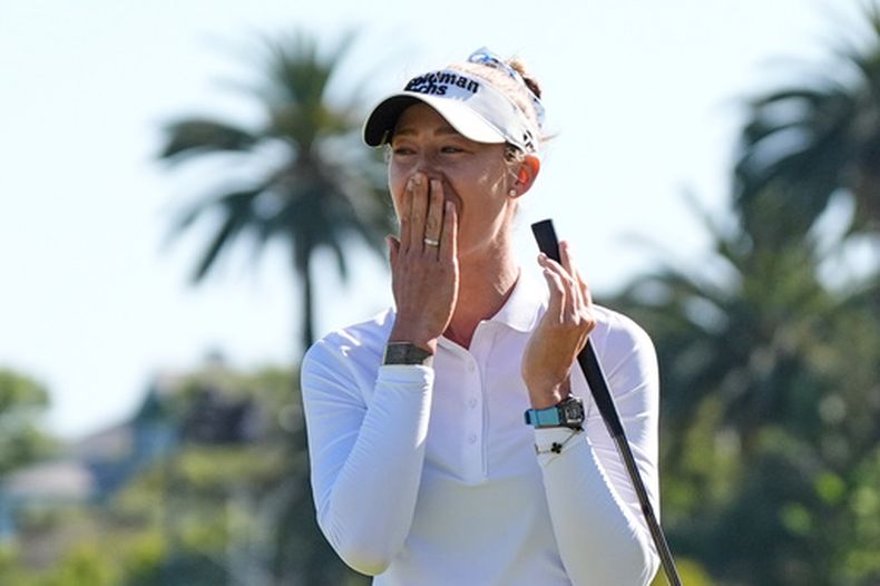 Nelly Korda reacciona tras ganar el torneo de golf U.S. Womens Open el domingo 7 de junio de 2026, en la zona de Pacific Palisades de Los Ángeles. (Foto AP/Ashley Landis)